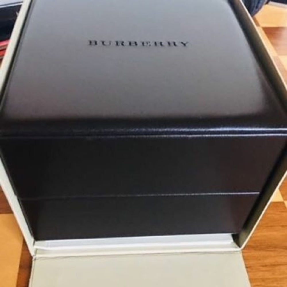Burberry Heritage Swiss Men’s Watch - Picture 3 of 4